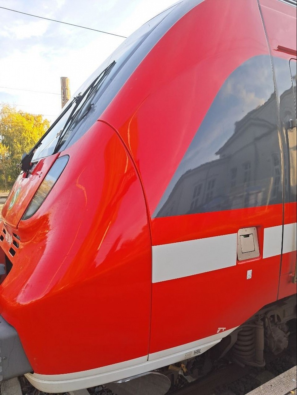 Erkennst du hier den gespiegelten Bahnhof?